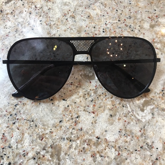 “Kenzy” Oversized Celebrity Aviators - Picture 2 of 4